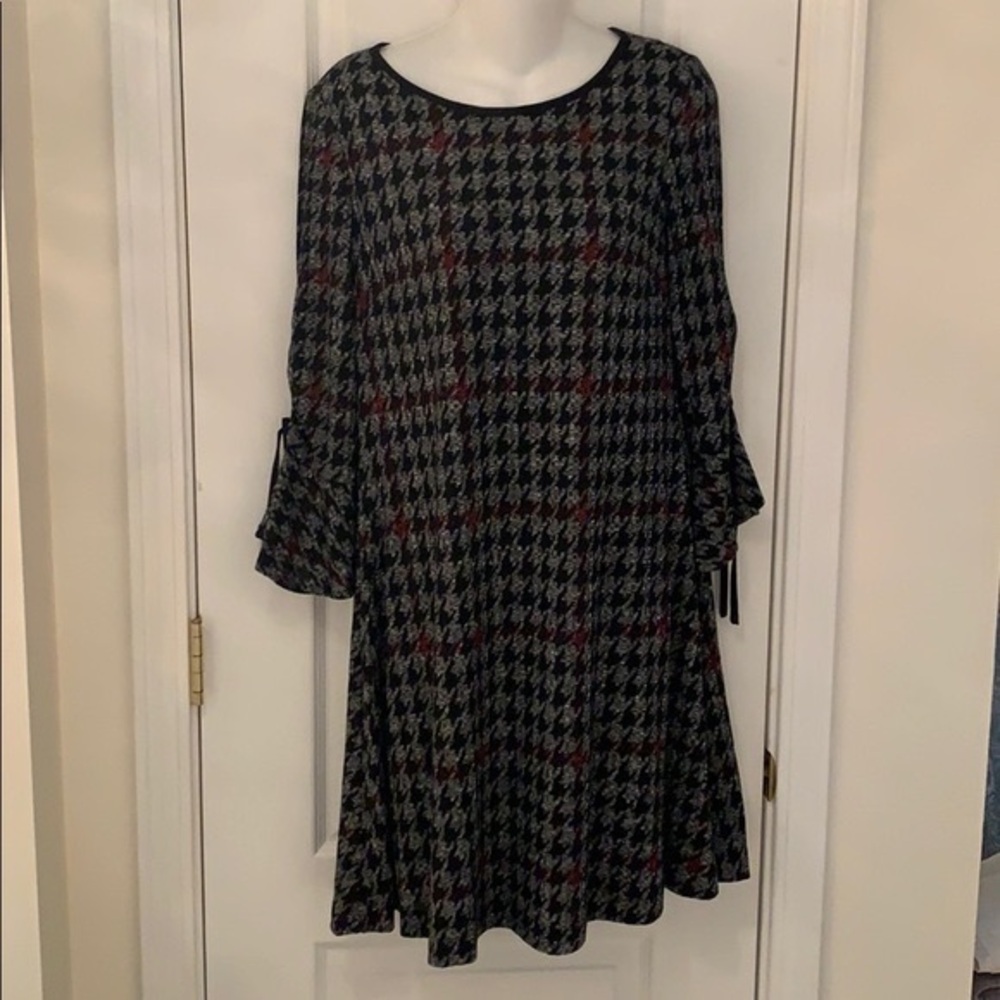 Sandra Darren Ladies sz S Houndstooth Dress Bell Sleeve Cute